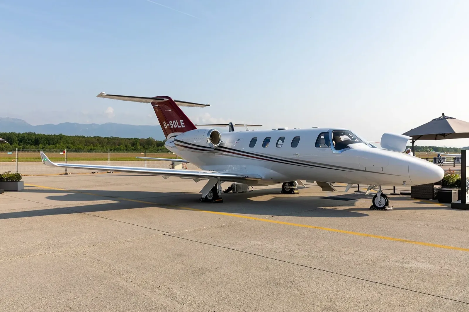 Cessna Citation M2 en jet privé sur le tarmac, disponible à l'affrètement
