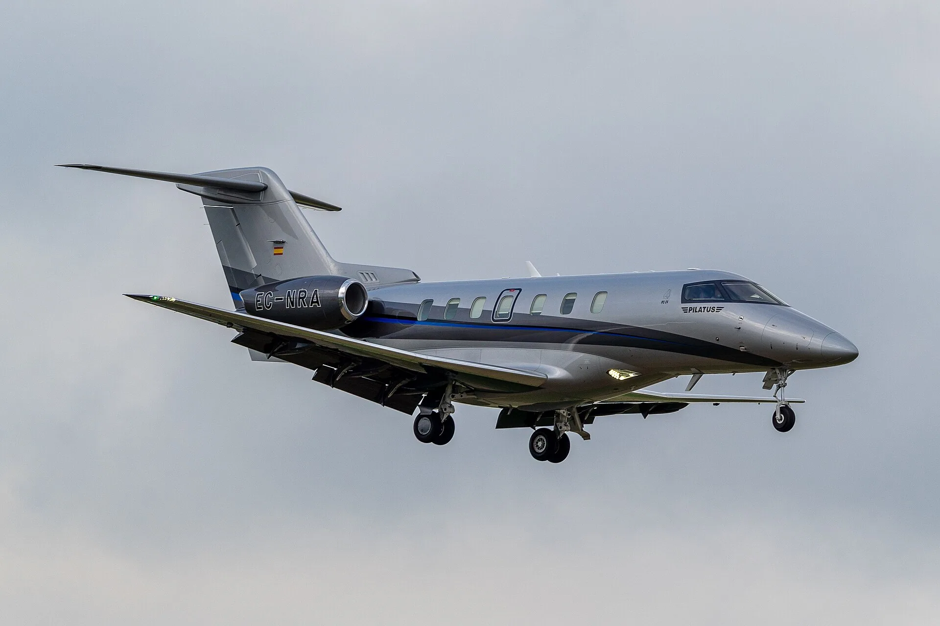 Pilatus PC-24 en jet privé sur le tarmac, disponible à l'affrètement
